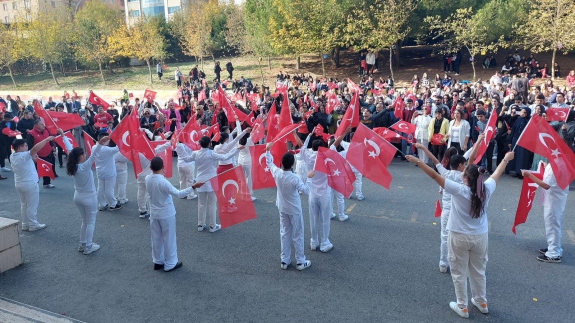 Cumhuriyetimizin 101.Yıl Dönümünü Okulumuzda Coşkuyla Kutladık. 